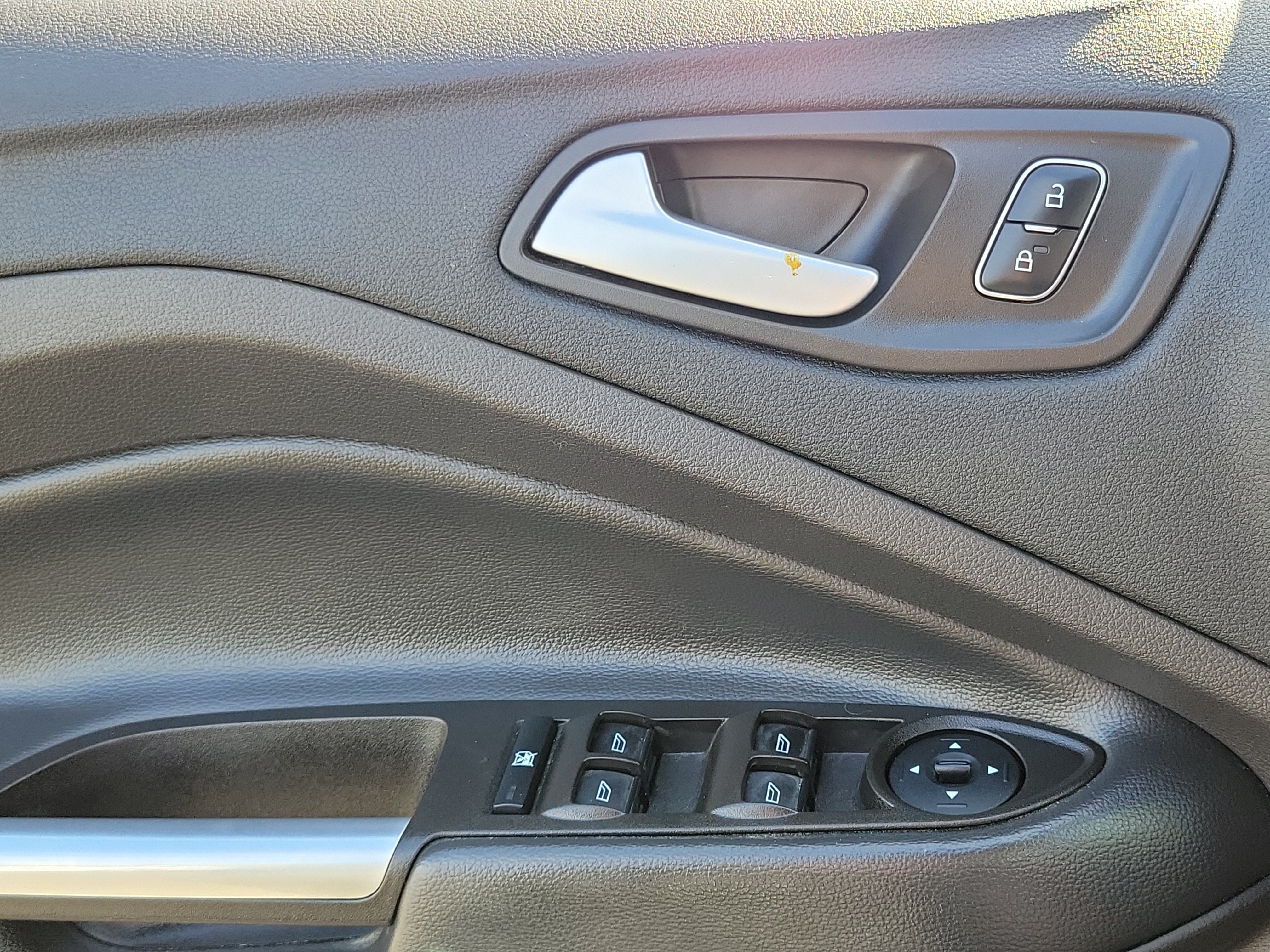 Used 2017 Ford Escape SE w/ SE Sport Appearance Package FWD image 13
