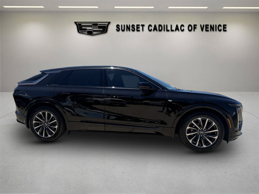 Certified 2024 Cadillac Lyriq Sport AWD/4WD image 2