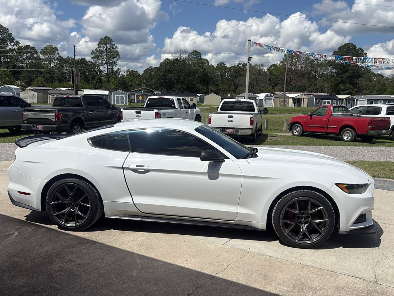 Used 2017 Ford Mustang Premium RWD image 4