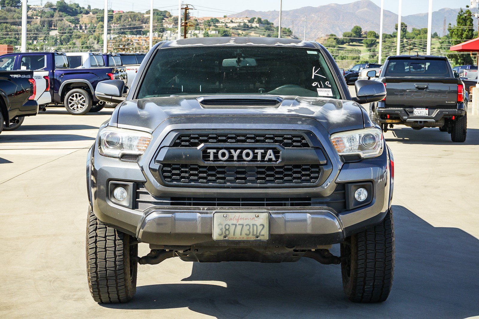 Used 2017 Toyota Tacoma TRD Sport w/ Tow Package RWD image 2