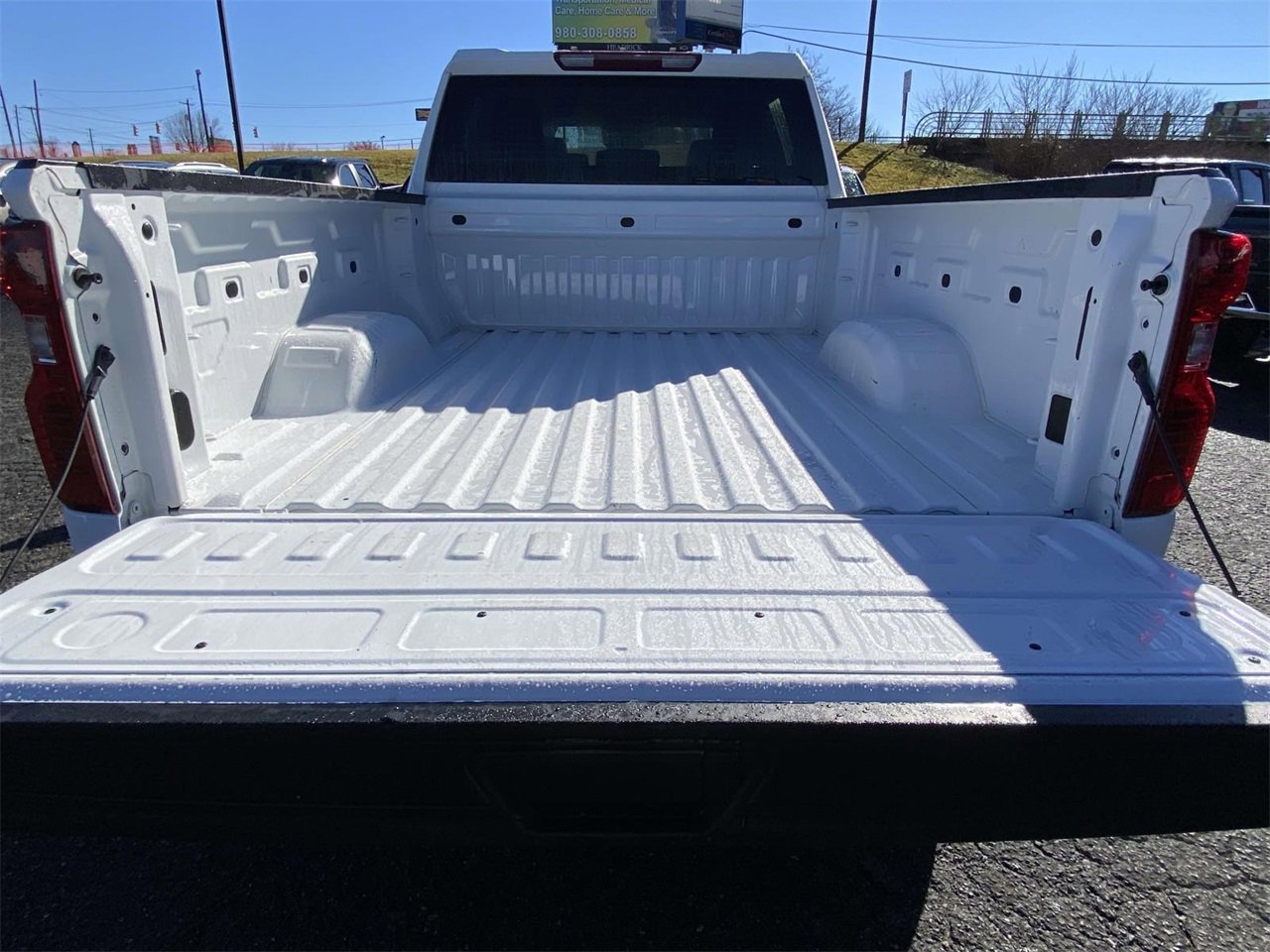 Used 2023 Chevrolet Silverado 2500 Custom w/ Custom Convenience Package image 8