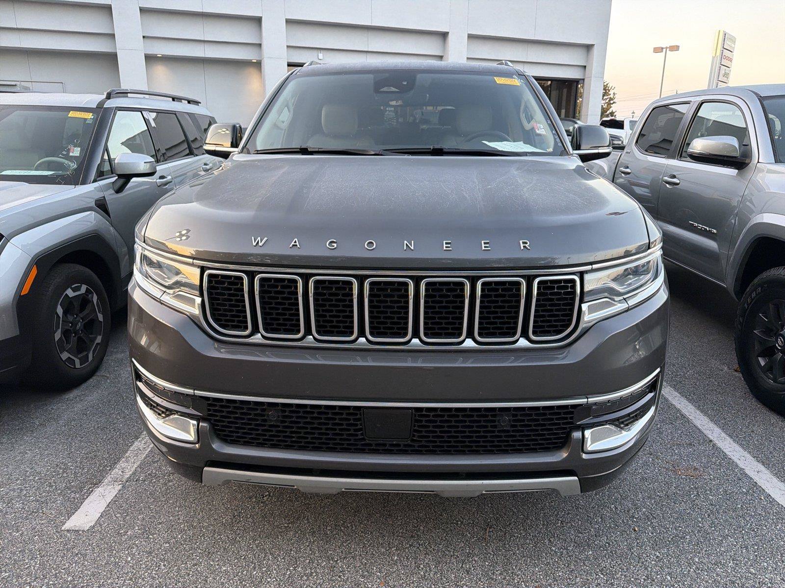 Used 2024 Jeep Wagoneer L Series II w/ Flexible Seating Group RWD image 2