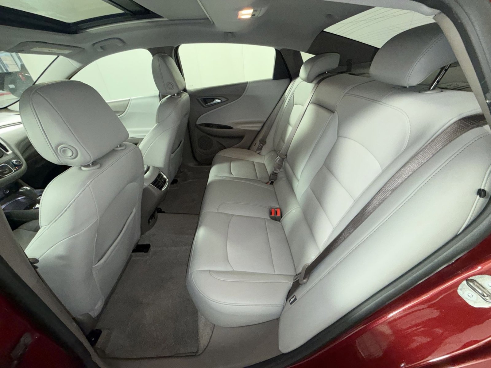 Used 2018 Chevrolet Malibu LT w/ Leather Package image 24