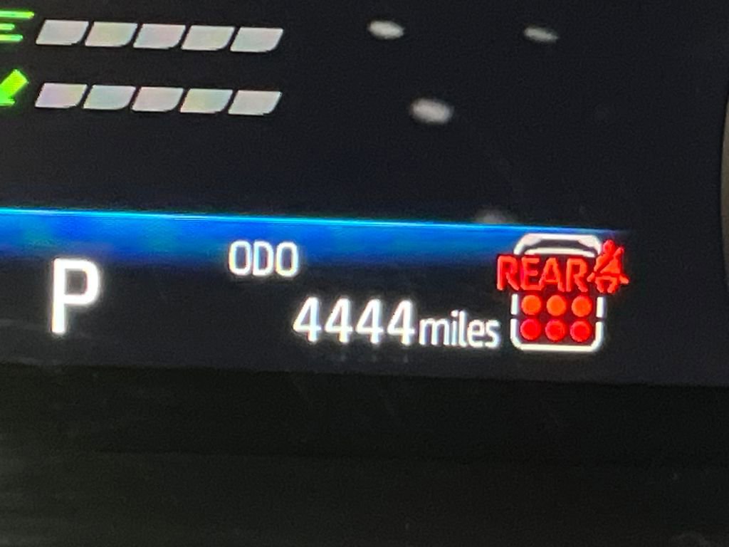 Used 2025 Toyota Highlander XLE image 18