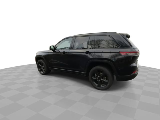 Used 2023 Jeep Grand Cherokee Limited w/ Luxury Tech Group II image 6