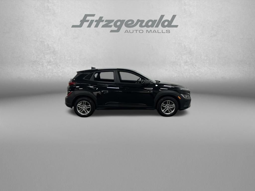 Used 2023 Hyundai Kona SE image 7