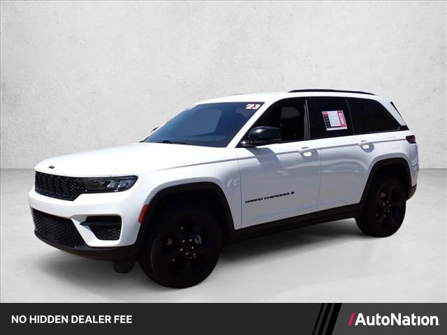 Used 2023 Jeep Grand Cherokee Altitude AWD/4WD image 1