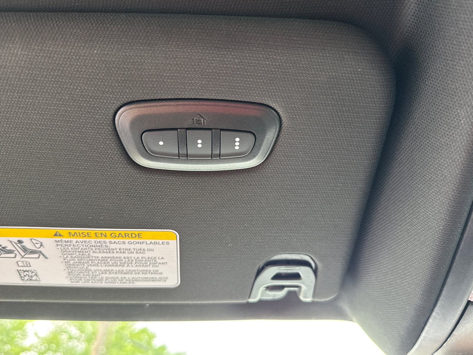 Used 2025 RAM 1500 Laramie AWD/4WD image 12