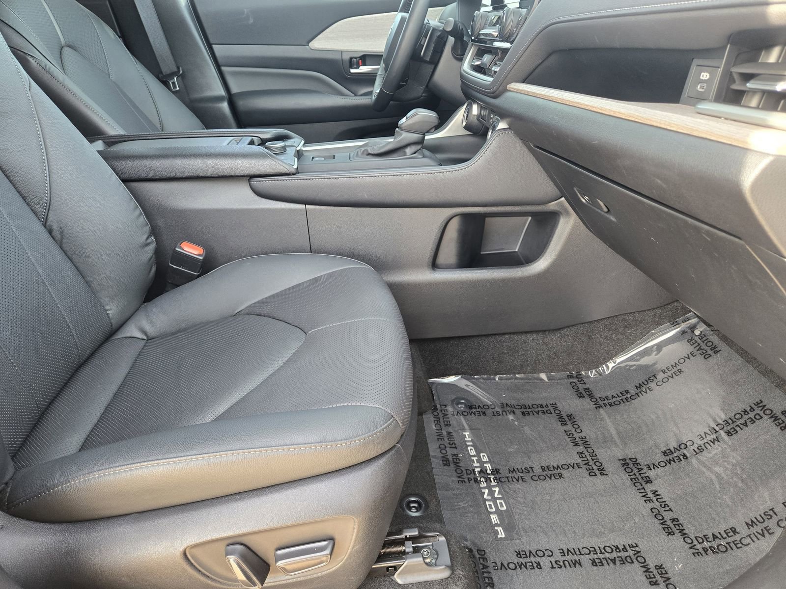 Used 2024 Toyota Grand Highlander Platinum image 16