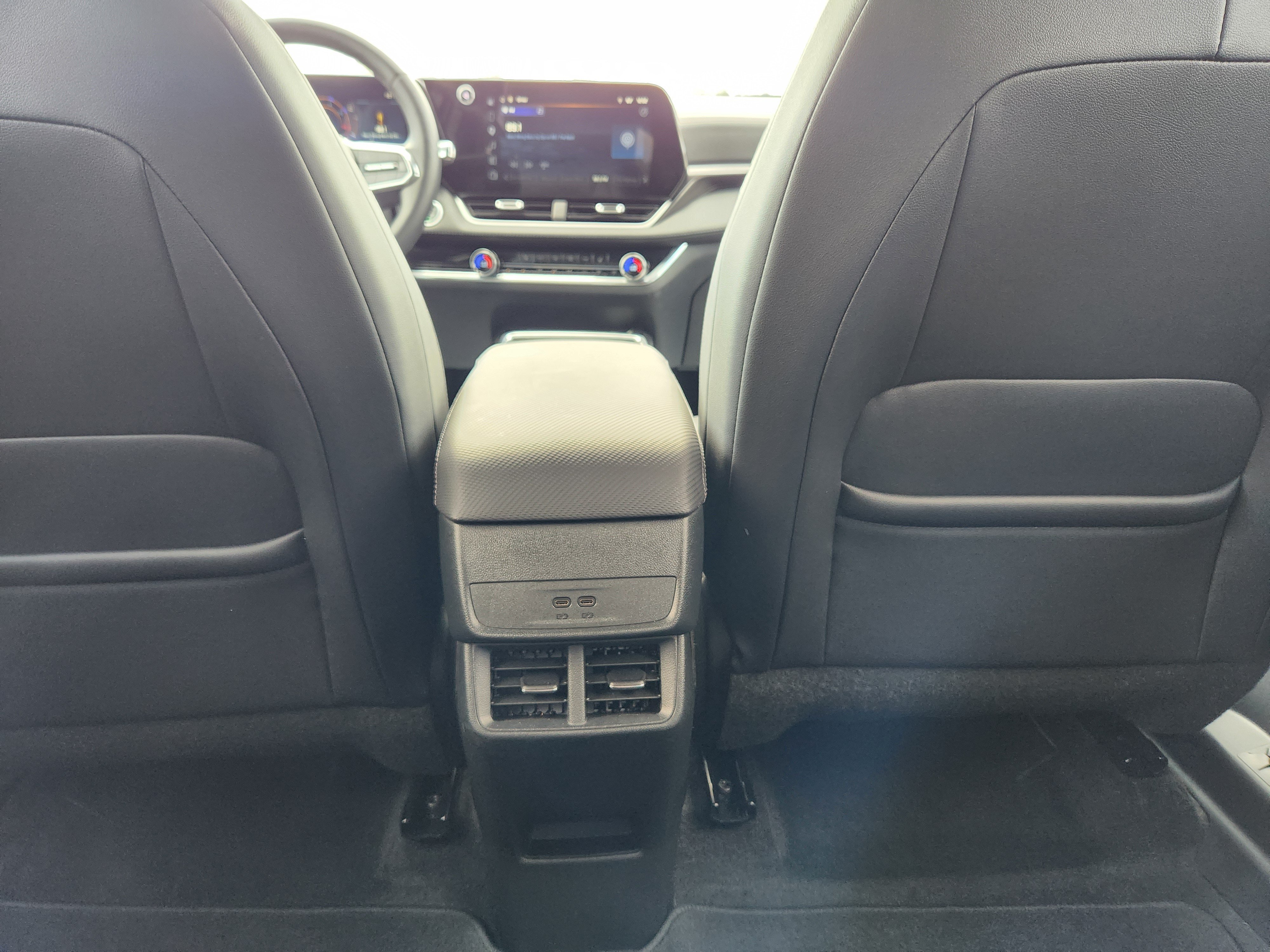 Used 2026 Chevrolet Equinox LT w/ Convenience Package II FWD image 13