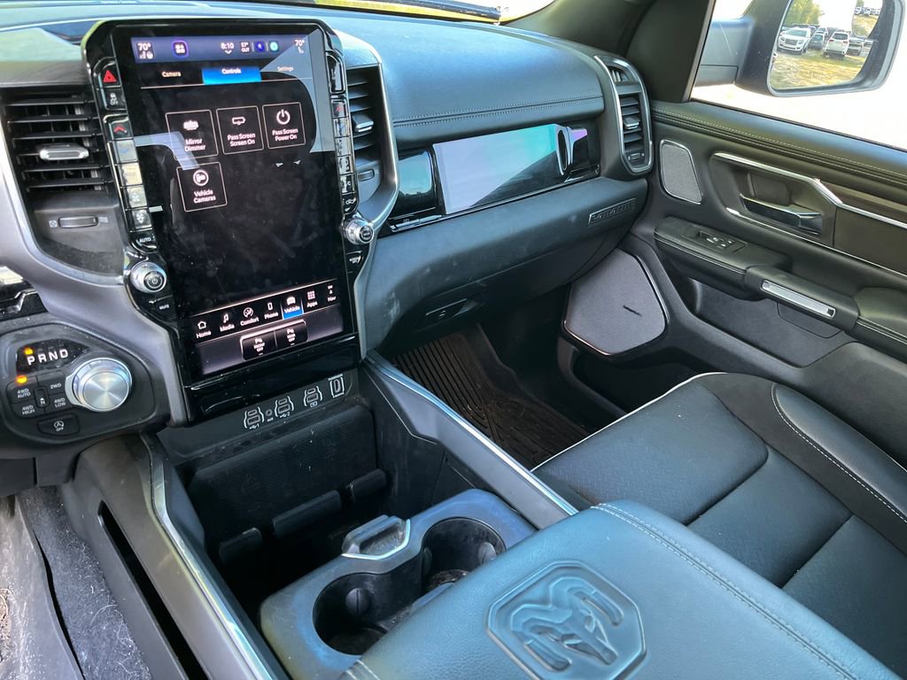 Used 2025 RAM 1500 Laramie AWD/4WD image 6