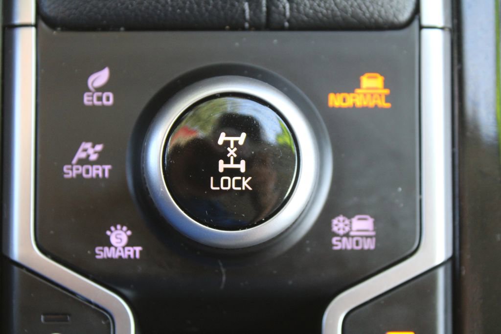 Certified 2025 Kia Sorento SX AWD/4WD image 39