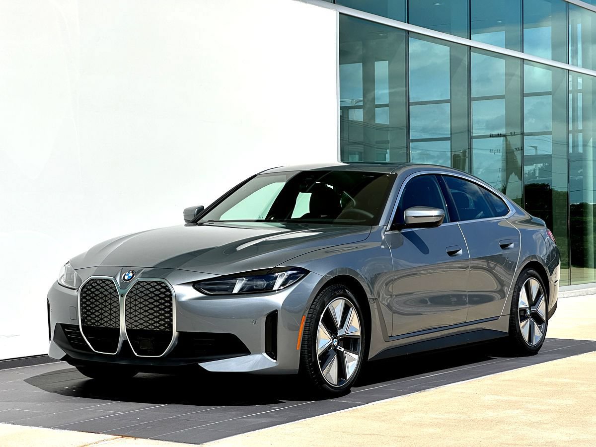 New 2026 BMW i4 eDrive40 w/ Premium Package RWD image 9