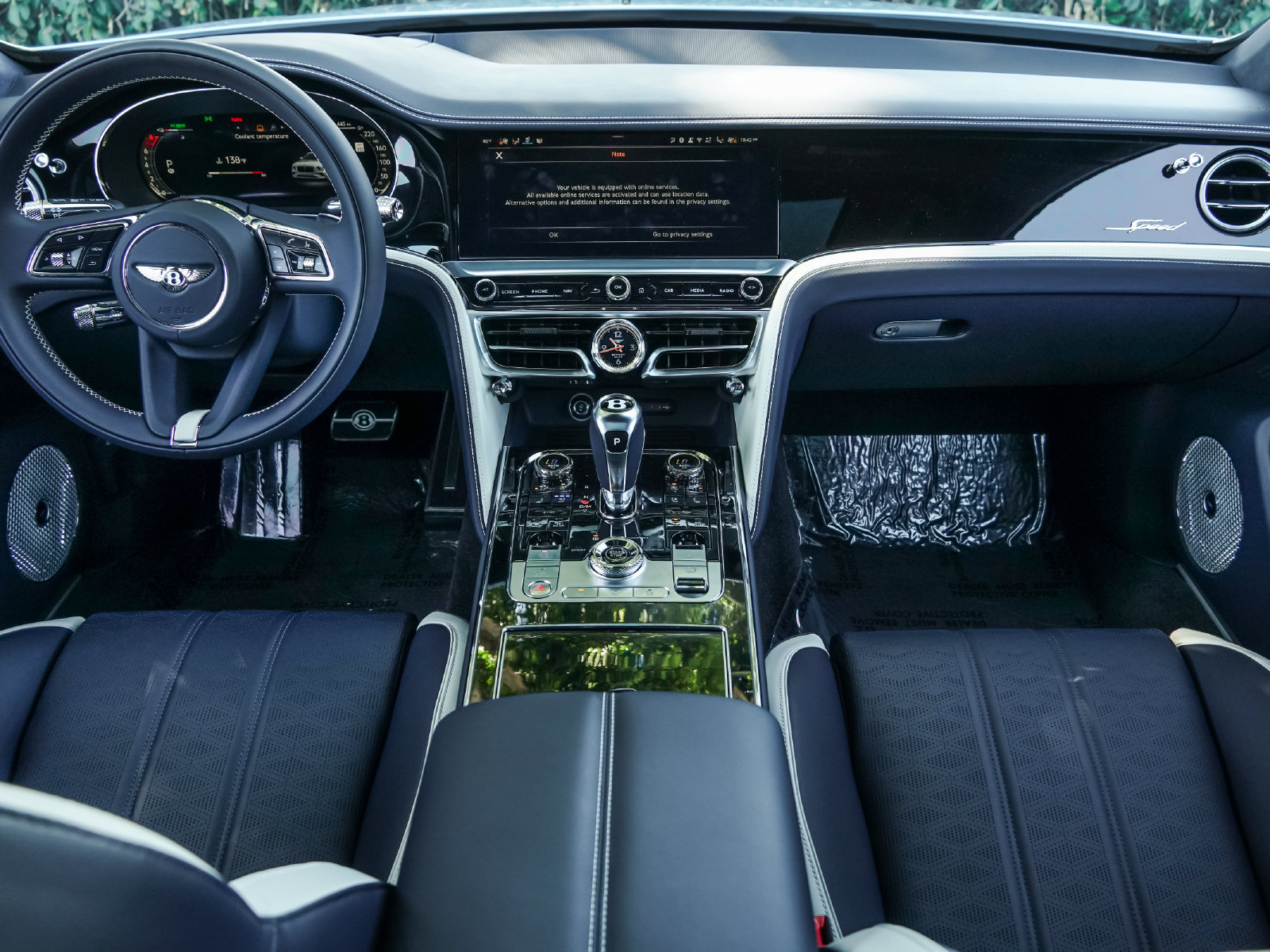 New 2025 Bentley Flying Spur Plug-In Hybrid AWD/4WD image 12