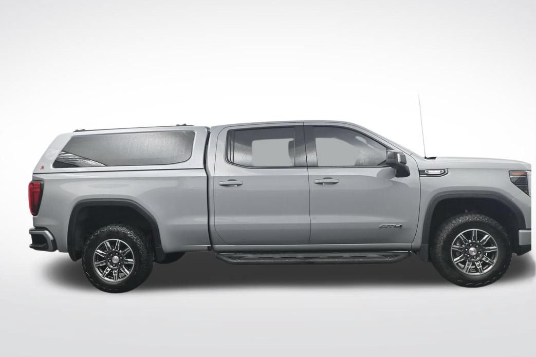 Used 2024 GMC Sierra 1500 AT4 w/ Technology Package AWD/4WD image 4