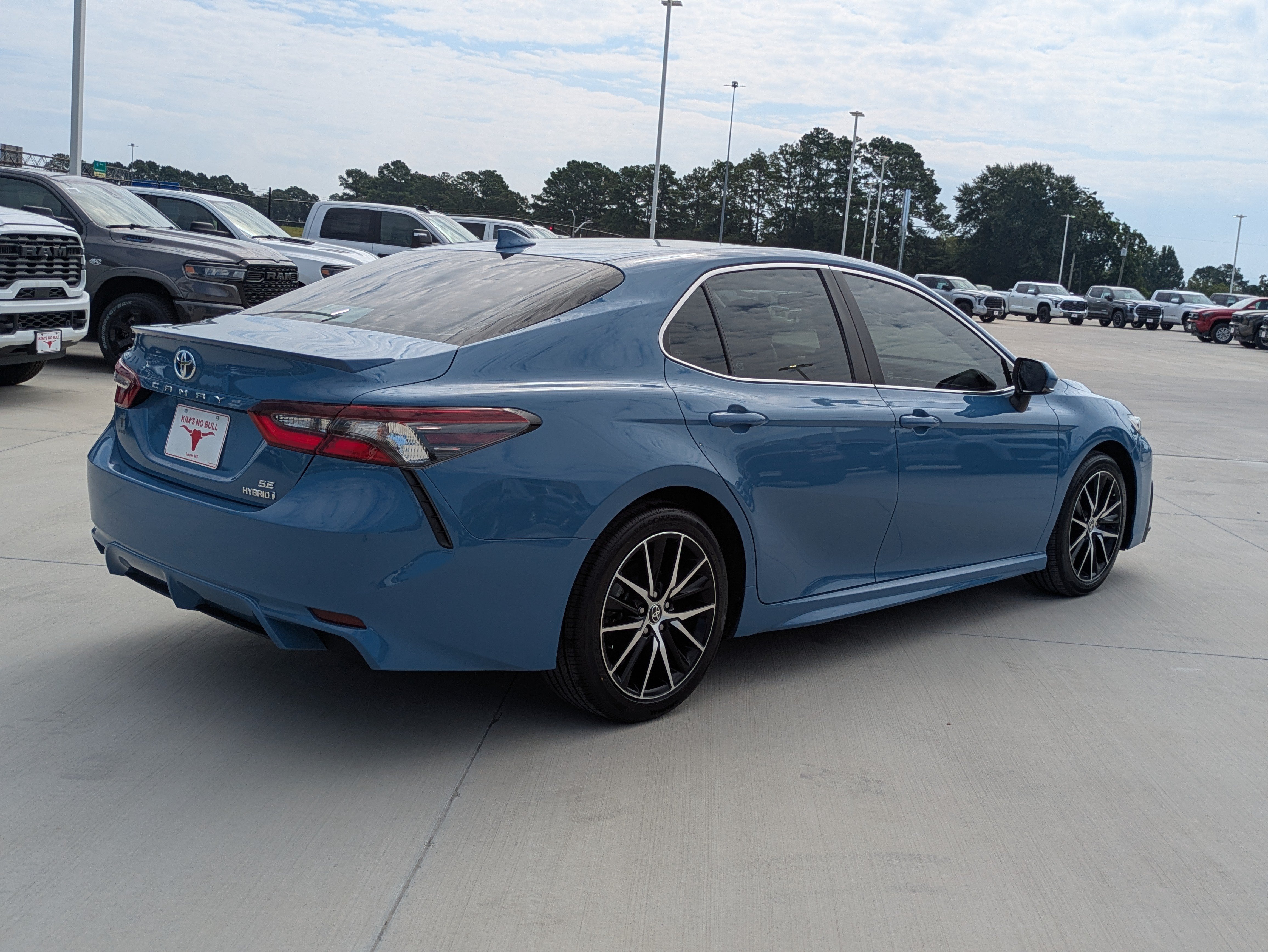 Certified 2023 Toyota Camry SE FWD image 5