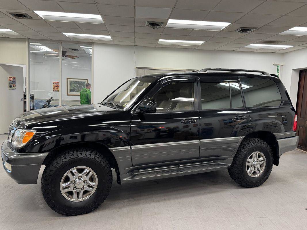 Used 2001 Lexus LX 470 4WD image 2