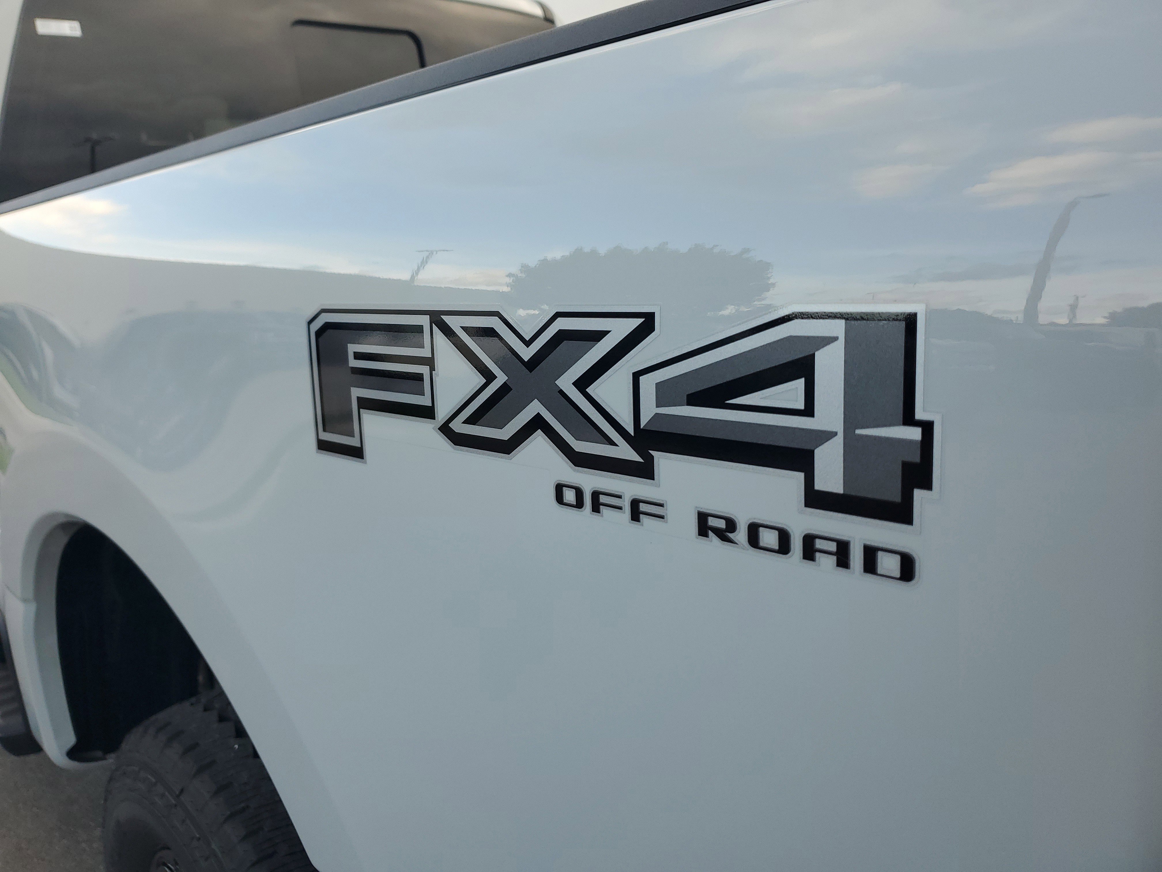 New 2026 Ford F250 Lariat w/ Black Appearance Package image 8