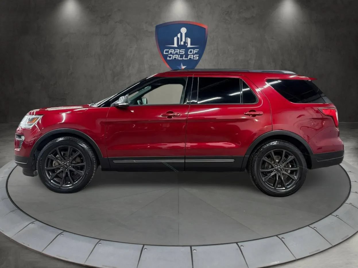 Used 2019 Ford Explorer XLT w/ Equipment Group 202A FWD image 2
