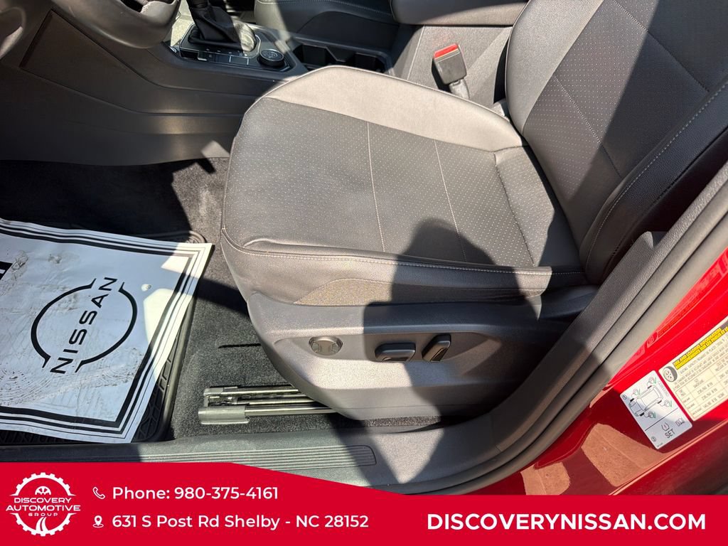 Used 2020 Volkswagen Tiguan SEL AWD/4WD image 14