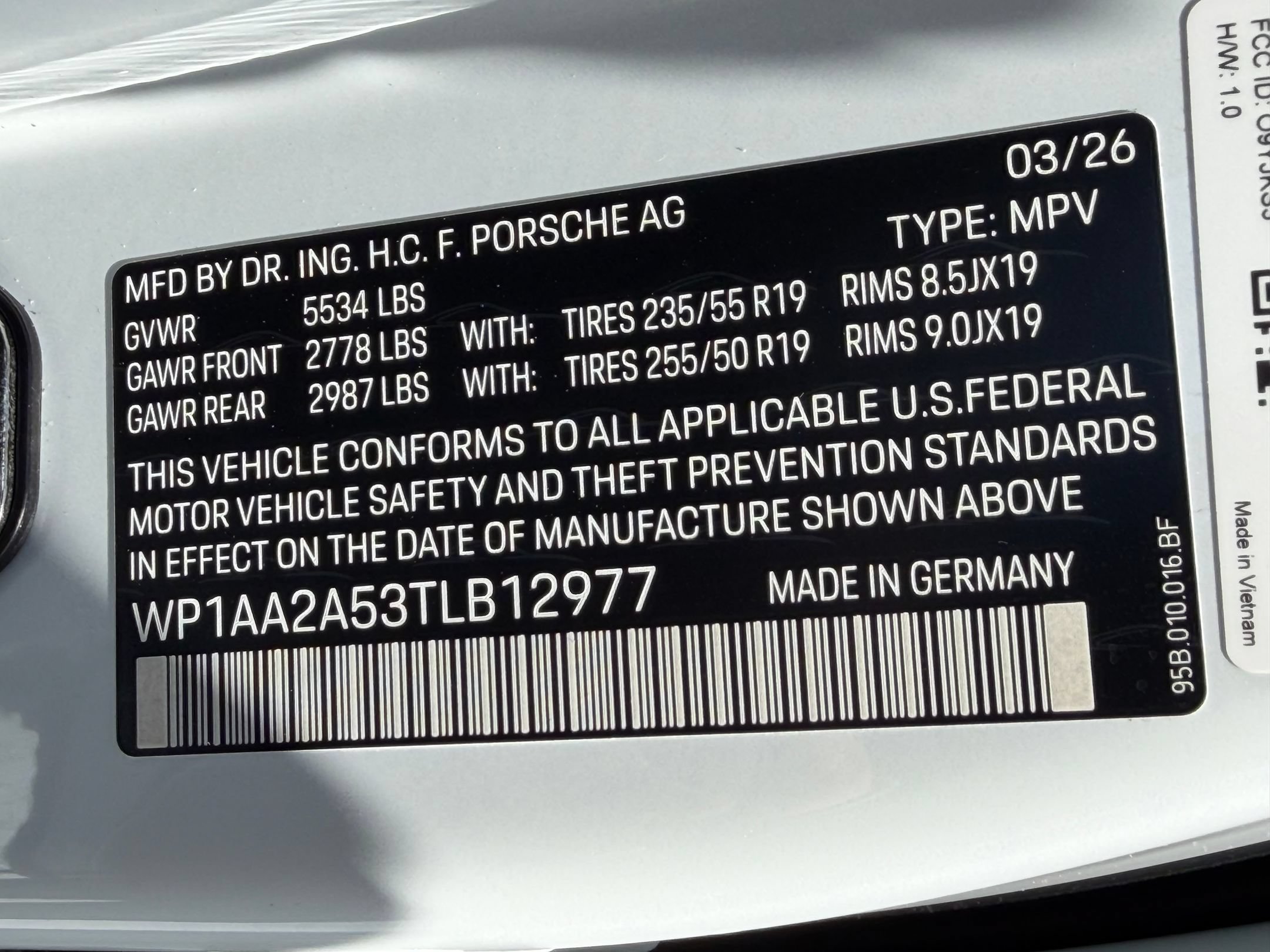Used 2026 Porsche Macan AWD/4WD image 34