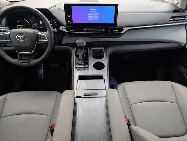 Certified 2026 Toyota Sienna XLE FWD image 10