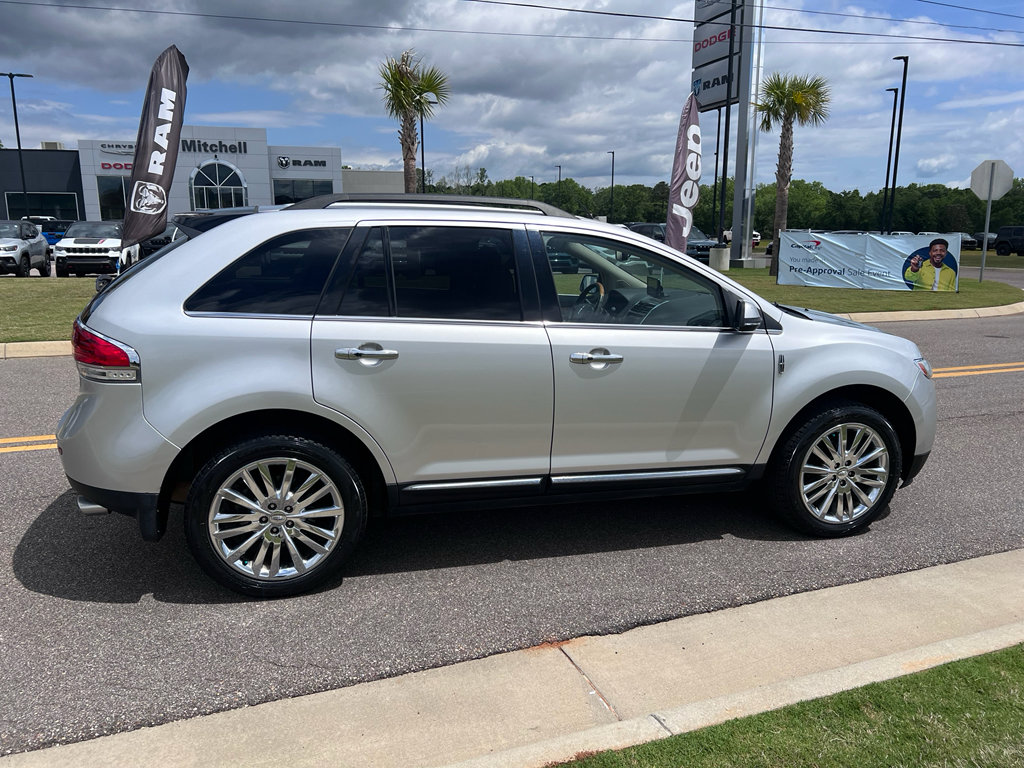 Used 2013 Lincoln MKX FWD image 7