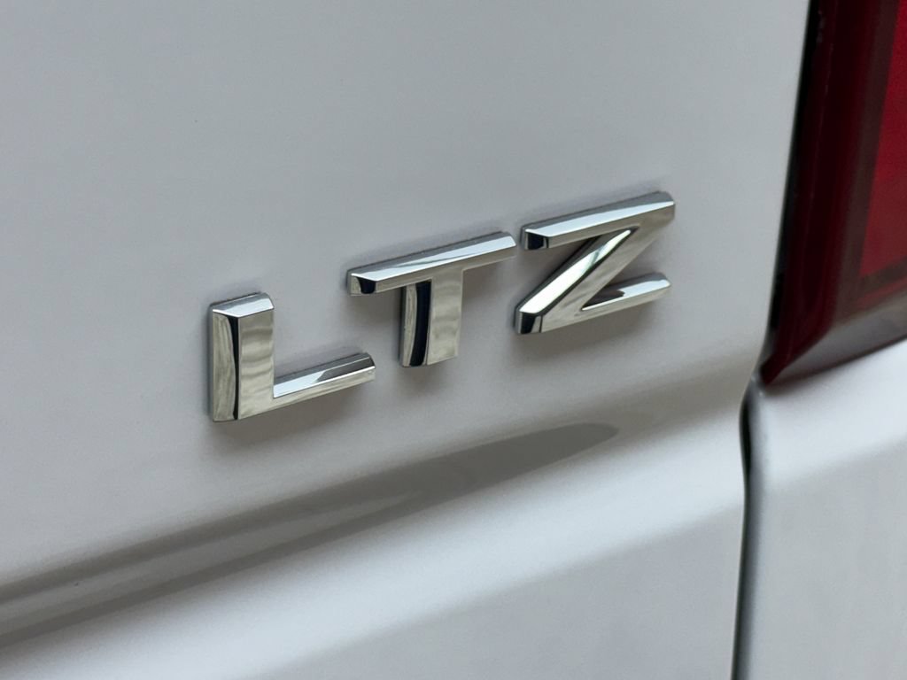 Used 2024 Chevrolet Silverado 1500 LTZ w/ LTZ Convenience Package II AWD/4WD image 3