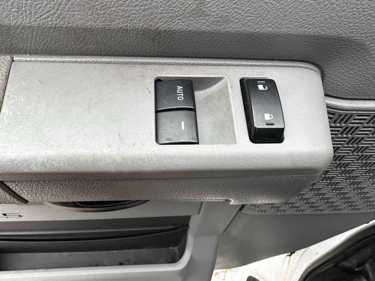 Used 2009 Ford E-150 and Econoline 150 XLT image 10