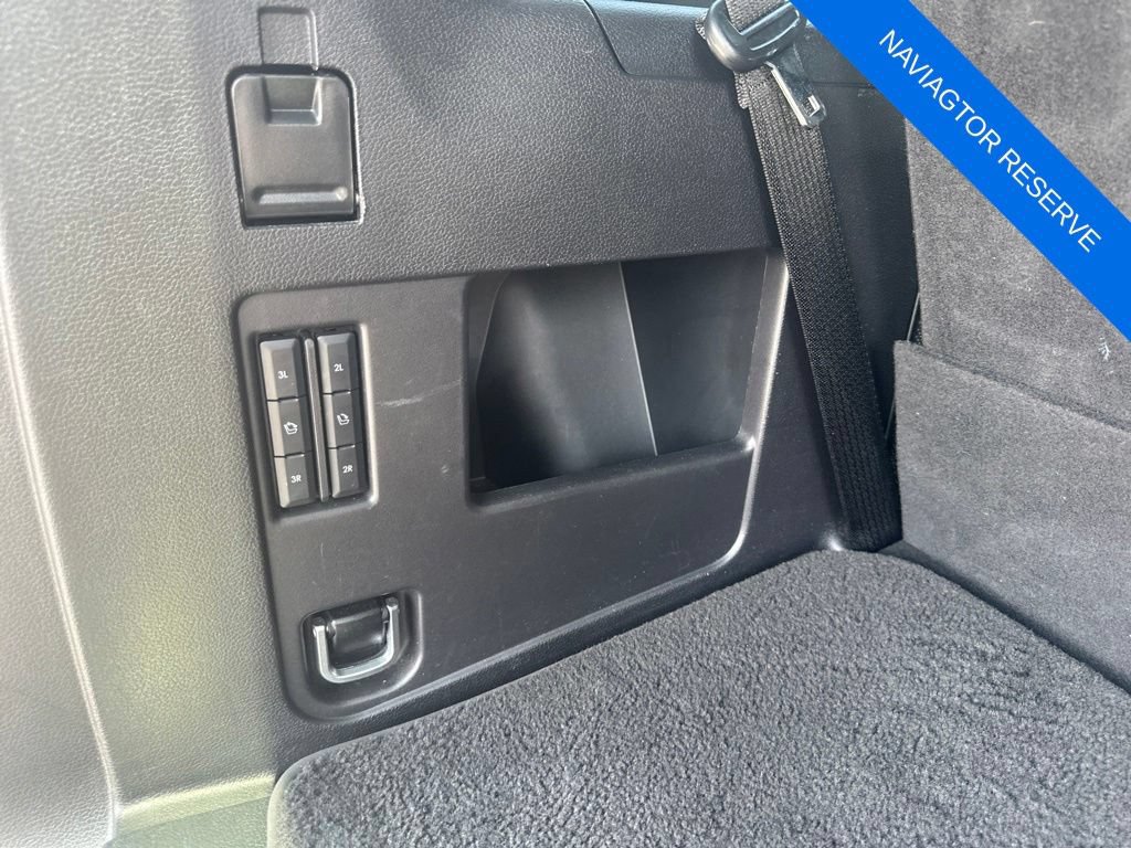 Used 2018 Lincoln Navigator Reserve w/ Technology Package AWD/4WD image 29