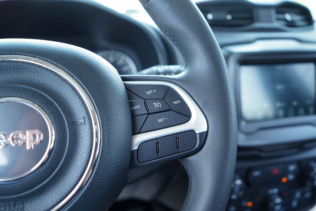 Used 2021 Jeep Renegade Latitude AWD/4WD image 27