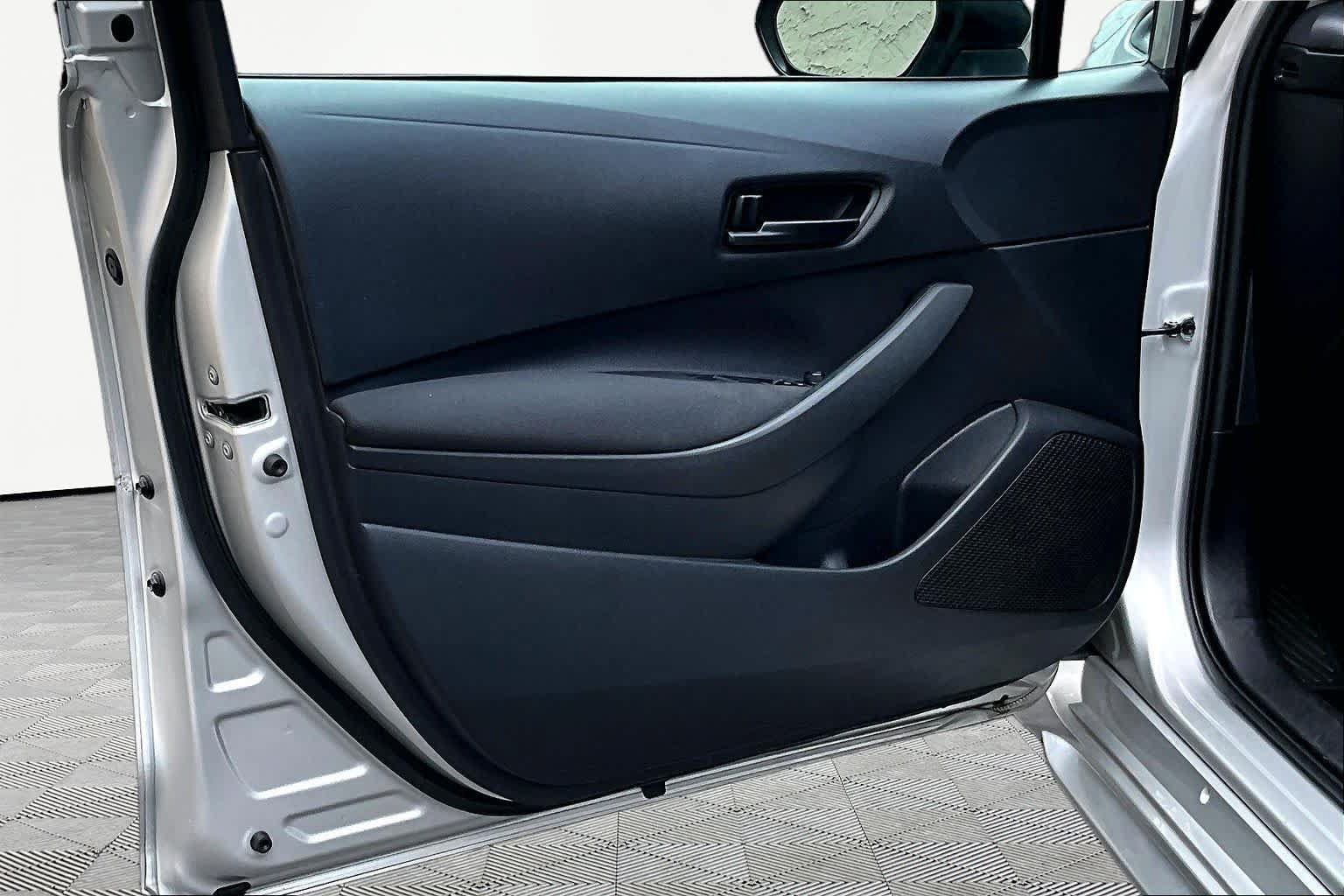 Certified 2025 Toyota Corolla LE FWD image 22