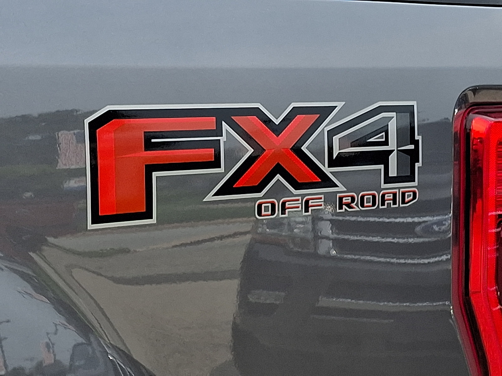 Certified 2022 Ford F350 XLT w/ XLT Premium Package AWD/4WD image 33