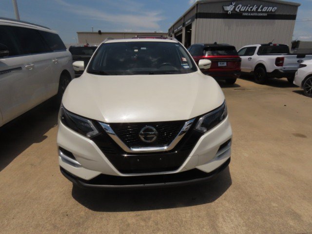 Used 2021 Nissan Rogue Sport SL w/ Premium Package FWD image 4