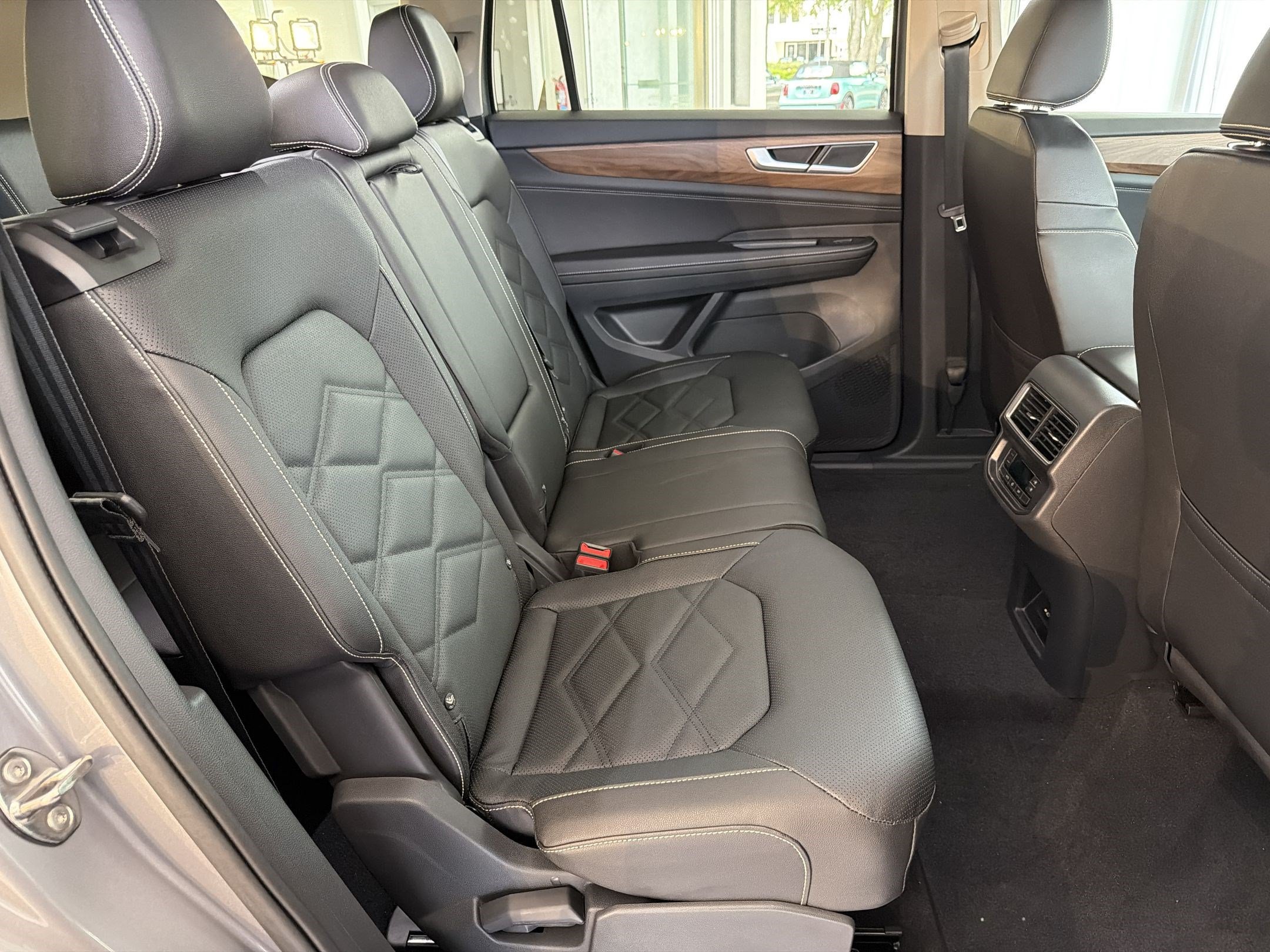New 2026 Volkswagen Atlas SE FWD image 29