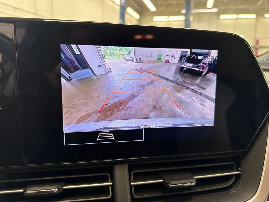 Used 2024 Chevrolet Trax RS w/ Driver Confidence Package FWD image 28