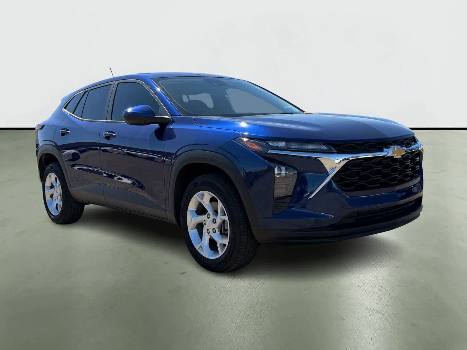 Used 2024 Chevrolet Trax LS w/ LS Convenience Package image 6