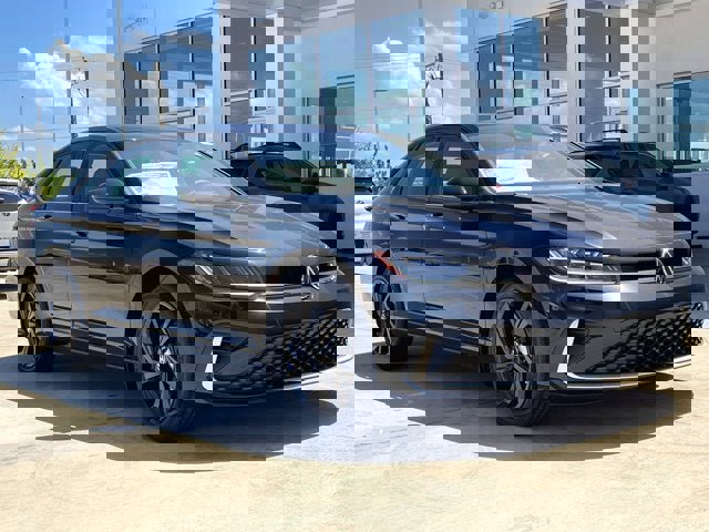 New 2025 Volkswagen Jetta SE image 8