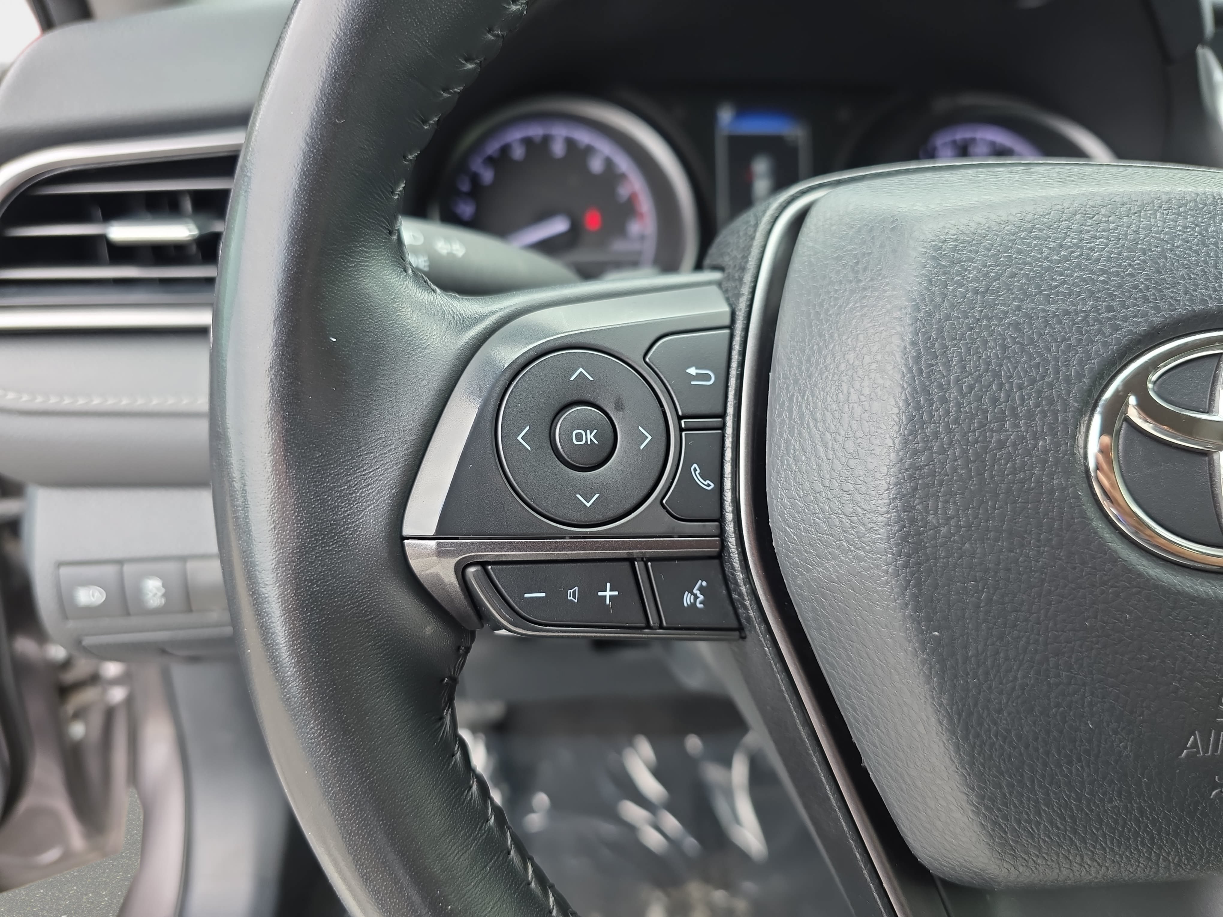 Used 2024 Toyota Camry SE FWD image 14