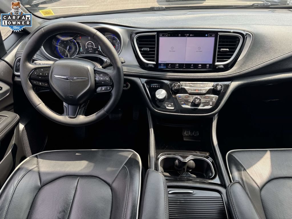 Used 2025 Chrysler Pacifica Limited FWD image 12