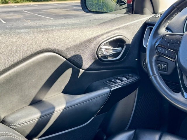 Used 2021 Jeep Cherokee Latitude Plus image 21