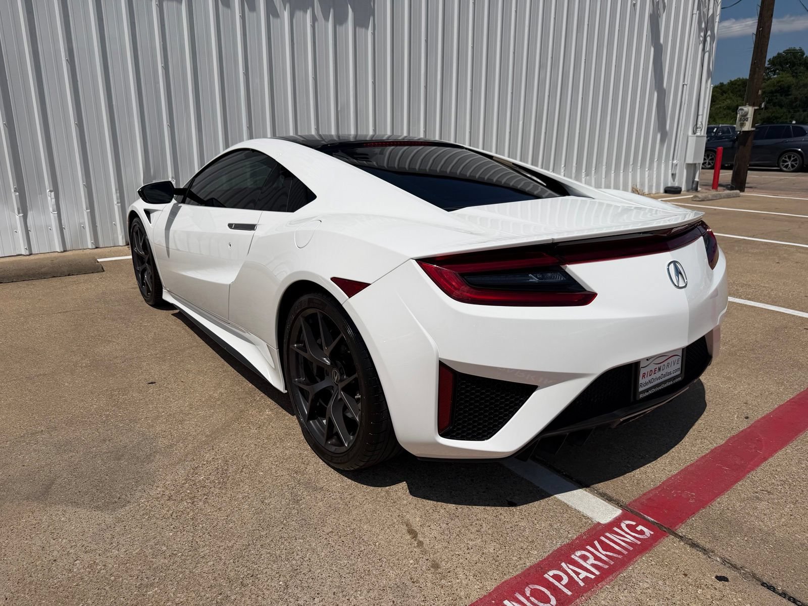 Used 2017 Acura NSX AWD/4WD image 4