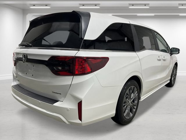New 2027 Honda Odyssey Touring image 3
