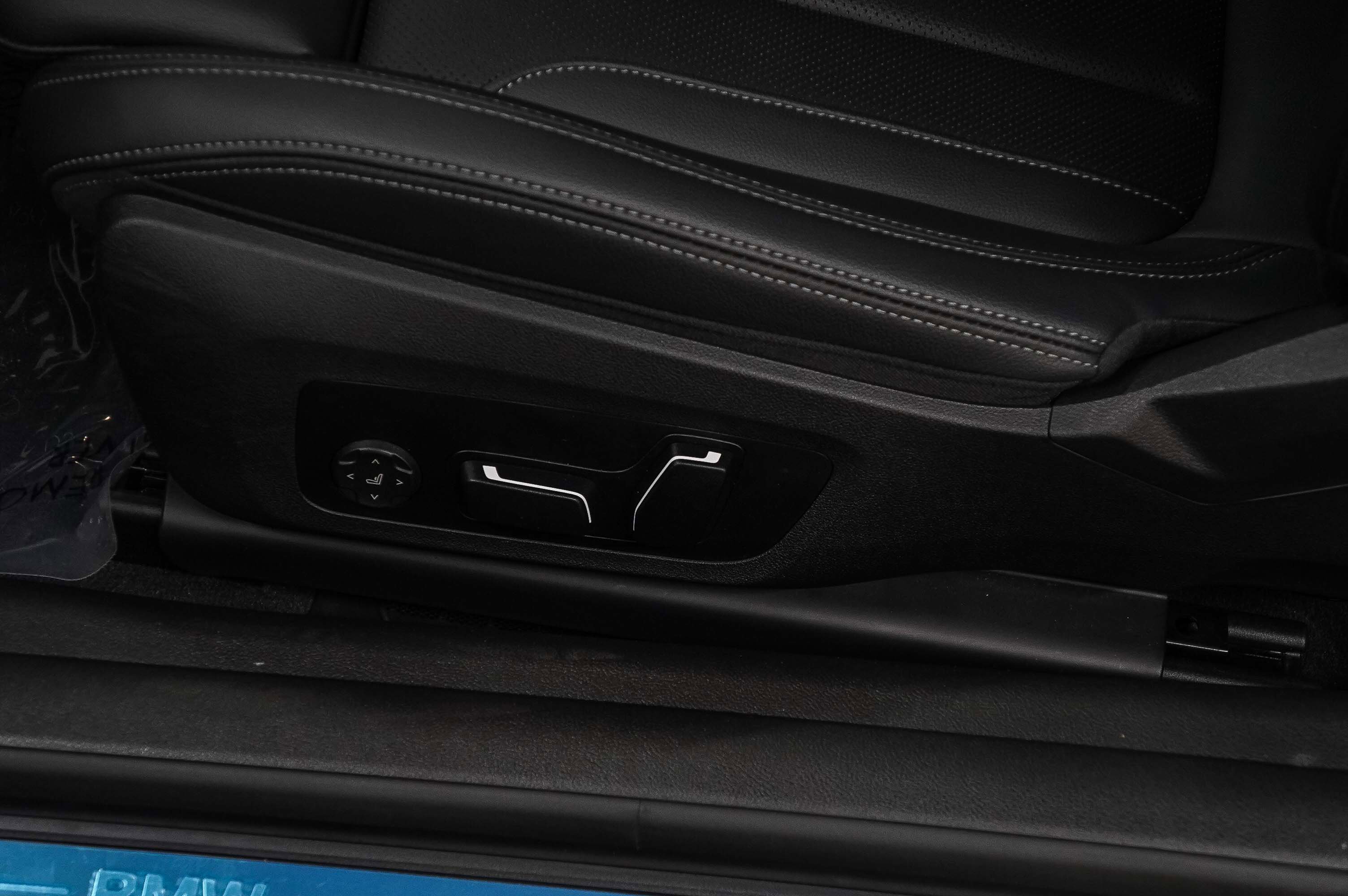 Used 2025 BMW 430i Coupe w/ Convenience Package image 23