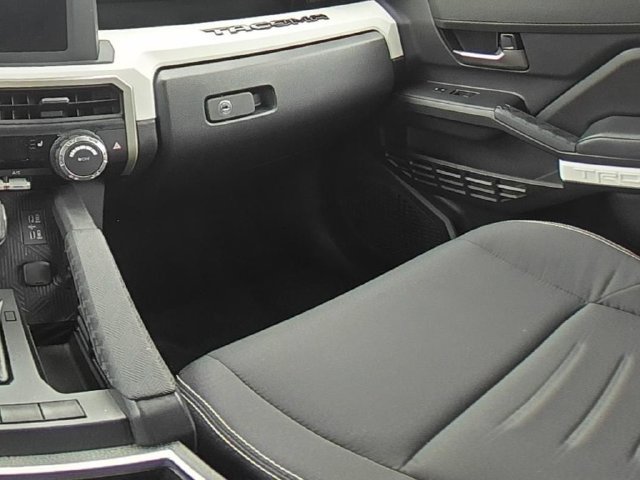 Used 2024 Toyota Tacoma TRD Off-Road AWD/4WD image 22