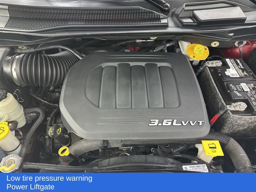 Used 2014 Chrysler Town & Country Limited image 18