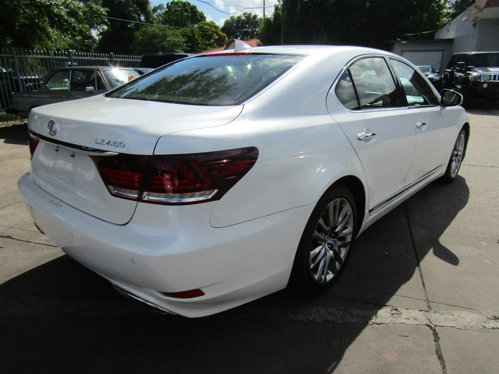 Used 2017 Lexus LS 460 w/ Comfort Package image 4