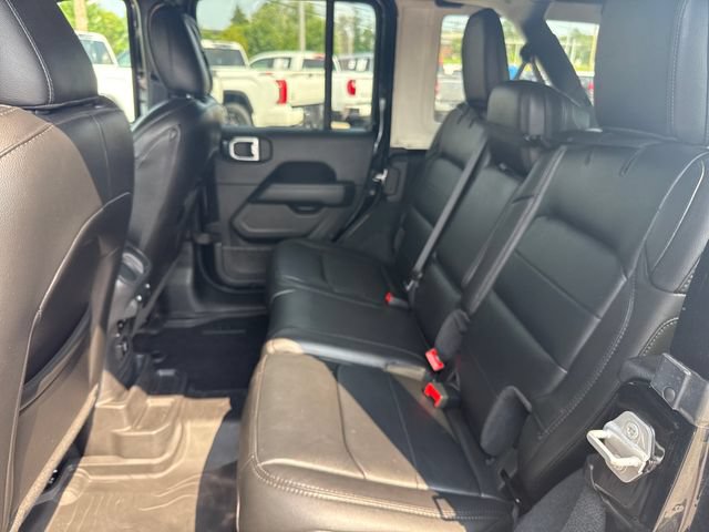 Used 2022 Jeep Wrangler Unlimited Sahara AWD/4WD image 14