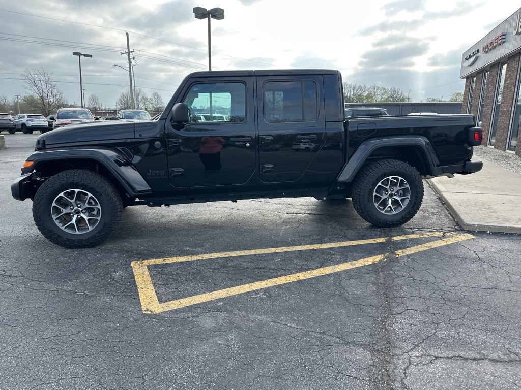 New 2025 Jeep Gladiator Sport AWD/4WD image 1