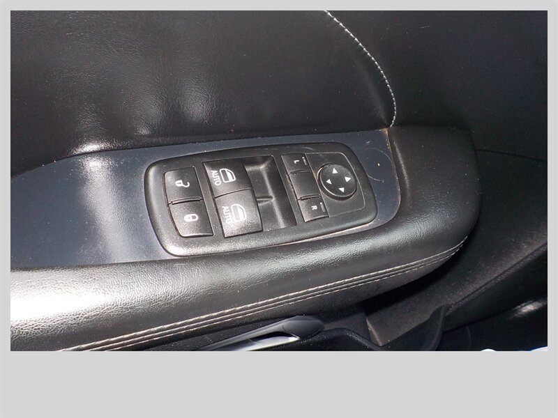 Used 2015 Dodge Challenger R/T Scat Pack w/ Leather Interior Group RWD image 25
